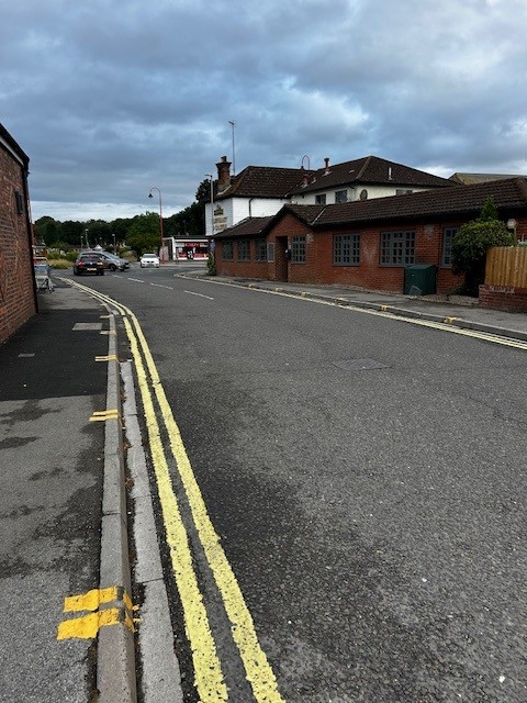Double Kerb Markings